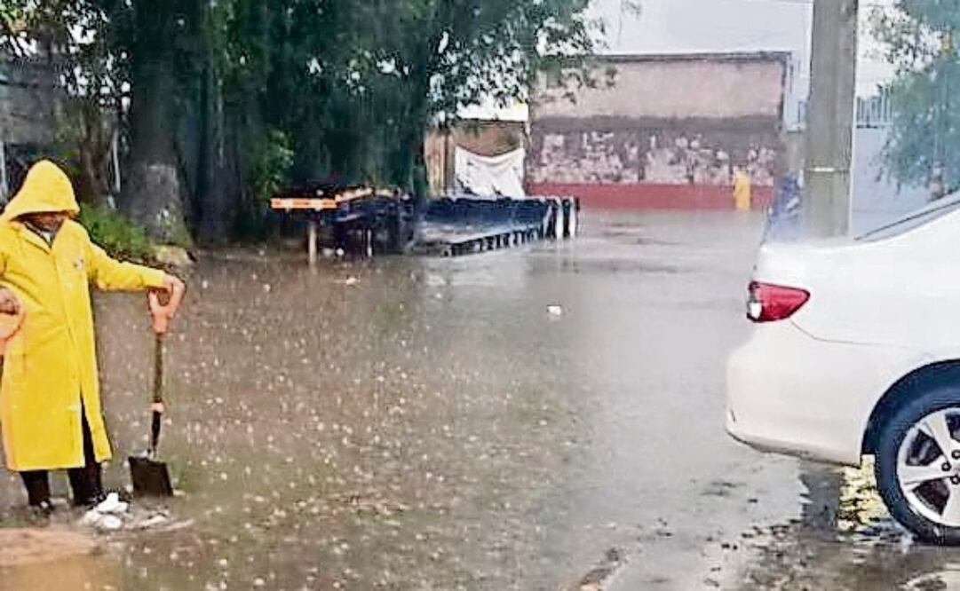 Autoridades de Naucalpan han realizado retiro de rejillas y desazolve para aminorar las inundaciones. Foto: Especial