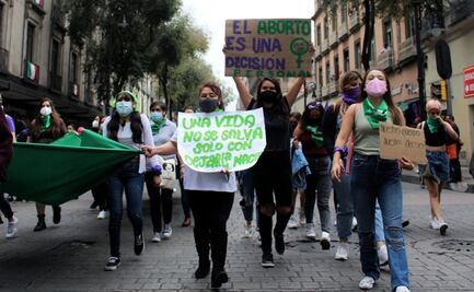 Aborto legal y seguro, la consigna de voces feministas que se hicieron escuchar en la CDMX