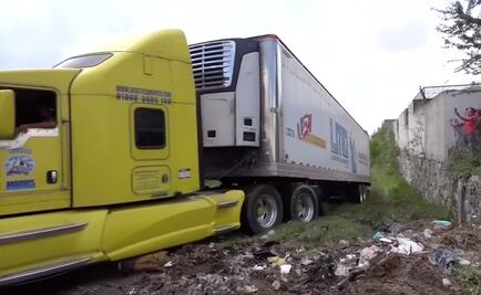 Investigan tráiler abandonado en Jalisco con 157 cuerpos