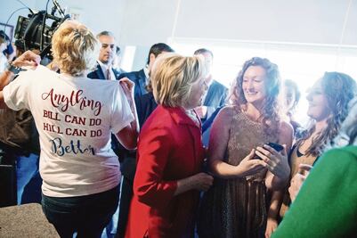 Hillary Clinton ve en Bill al indicado para reactivar economía