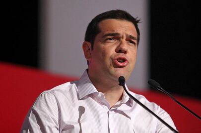 Tsipras logra apoyo a negociar rescate