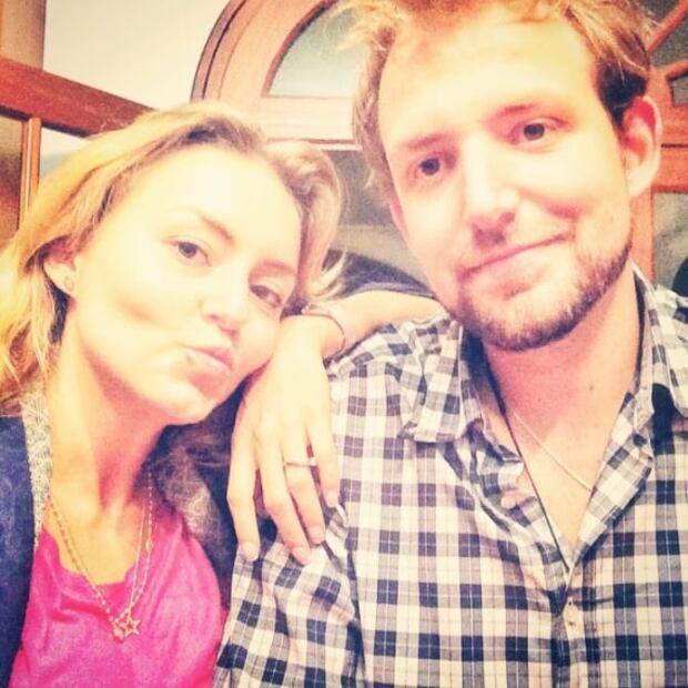 Conoce a Arnaud, el único e inseparable hermano de Angelique Boyer