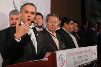 Alistan equipo que redactará Carta Magna