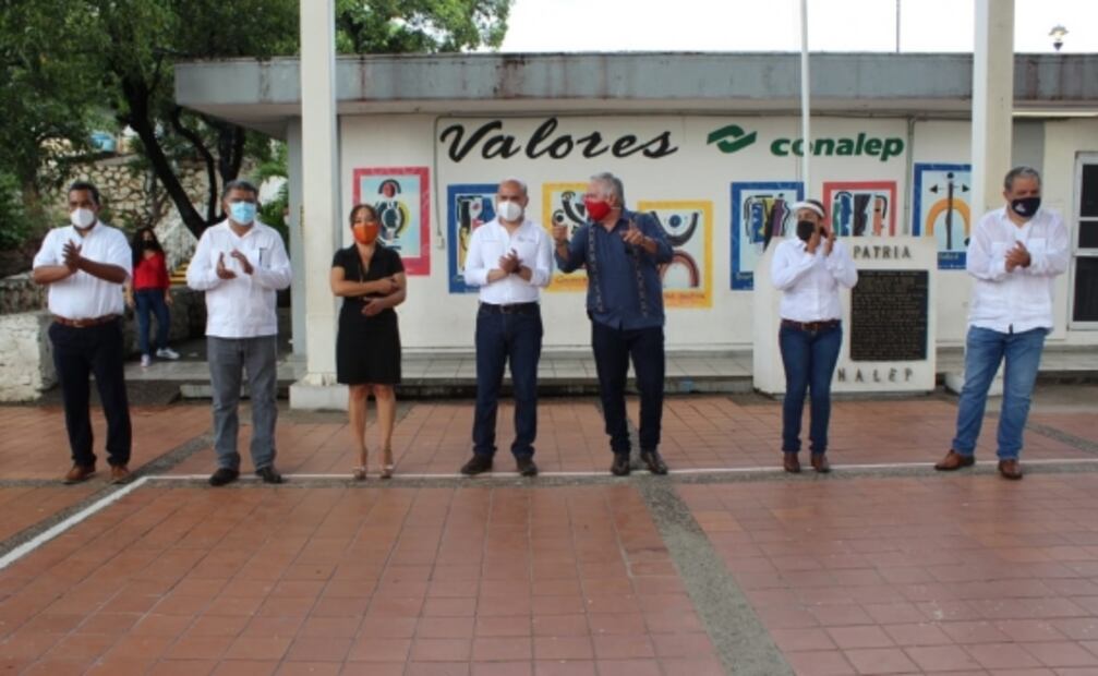 Regresan a clases más de un millón de alumnos de educación básica en Michoacán