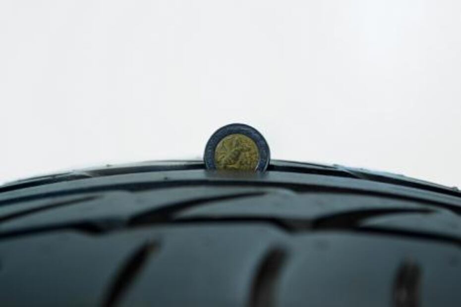 Tener neumáticos en buen estado ayuda a ahorrar gasolina 