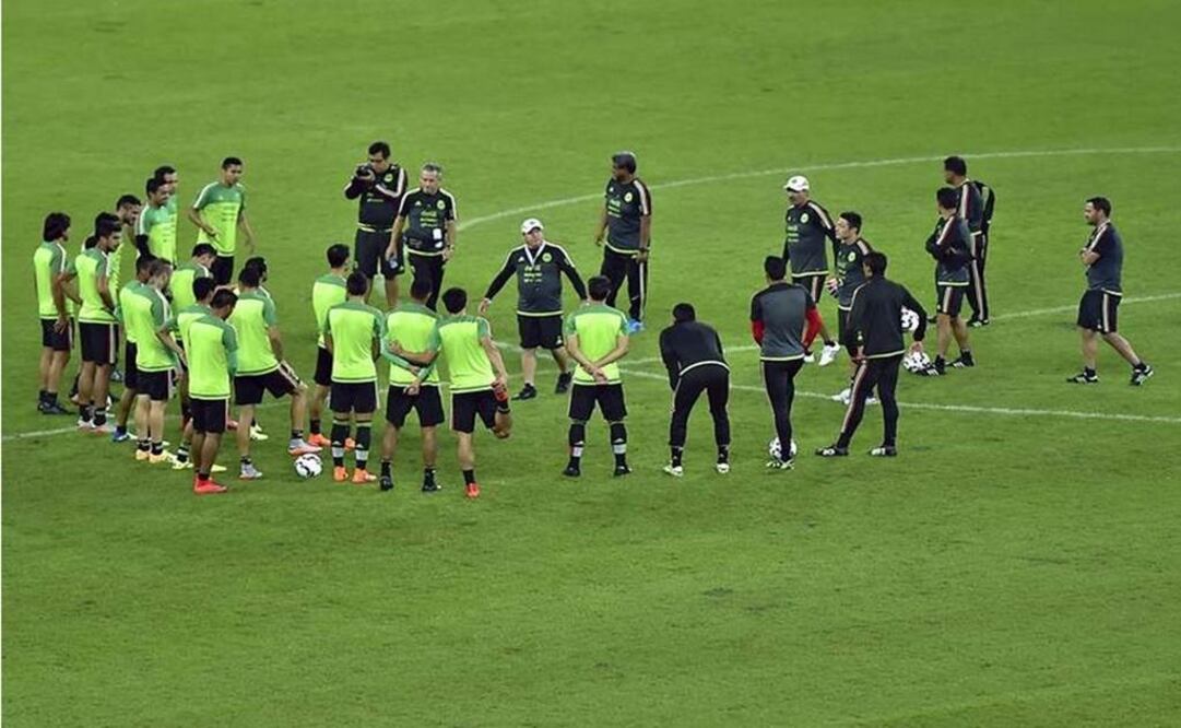 The Mexican soccer players training in Sao Paulo . (Photo: Imago7 )