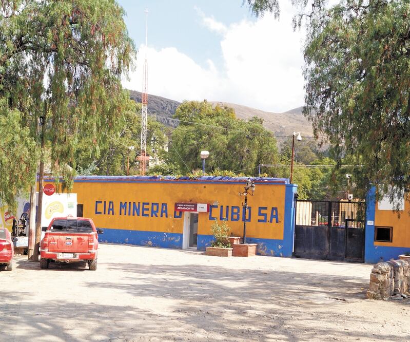 La mina se encuentra en la comunidad de Mineral del Cubo, en Guanajuato. Algunos trabajadores despedidos piensan en emigrar a otros estados en busca de empleo. Fotos/XÓCHITL ÁLVAREZ. EL UNIVERSAL
