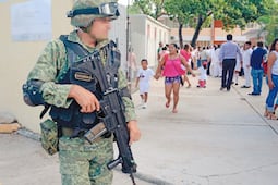 Senadora alista reforma para regular escuelas militarizadas en México; acusa que operan con decreto de hace 80 años