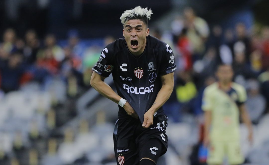 Fernández festejando un gol convertido al América / Foto: Imago7
