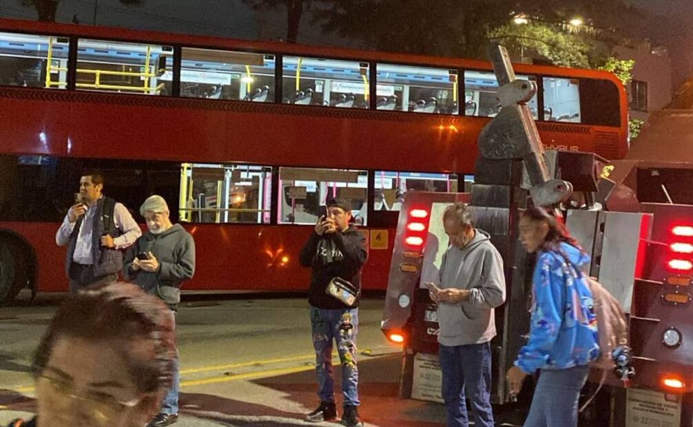El accidente vial ocurrió sobre Calzada de los Misterios, en la colonia Tepeyac Insurgentes, alcaldía Gustavo A. Madero
Foto: Leonor Flores