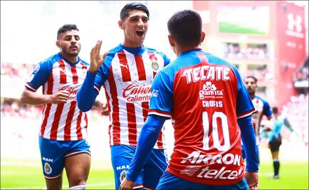 Chivas golea al Toluca en el Nemesio Diez