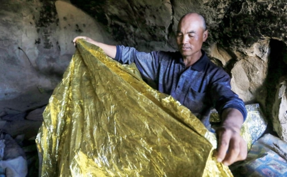 Pastor chino resguarda en cueva a corredores y los salva de morir por hipotermia en ultramaratón 
