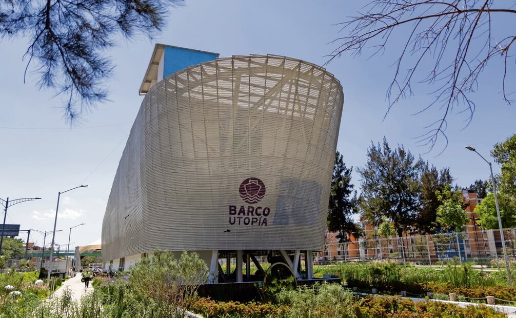 Barco Utopía, localizada en la unidad habitacional Vicente Guerrero y cuenta con un acuario virtual, recibió un millón 299 mil 190 pesos para mantenimiento menor. Foto: Fernanda Rojas y Hugo Salvador / EL UNIVERSAL
