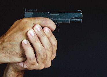 Aspirante del Frente Amplio revive iniciativa sobre portación de armas en legítima defensa