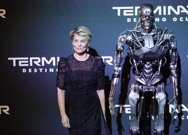Desfilan en México protagonistas de la séptima película de Terminator