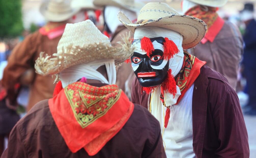 Celebran carnaval en la Costa de Oaxaca; danzas, lengua y tradición unen a los pueblos. Foto: Edwin Hernández