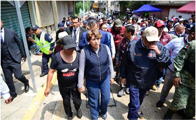 Gobierno de Edomex busca construir casas para familias afectadas por deslave en Jilotzingo; ya evalúan el terreno