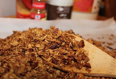 ¿Qué contiene la granola y cuáles son sus beneficios?
