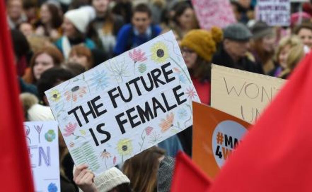 Marchan en Londres a favor de los derechos de la mujer