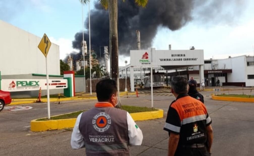 Reportan incendio en refinería Lázaro Cárdenas en Minatitlán, Veracruz