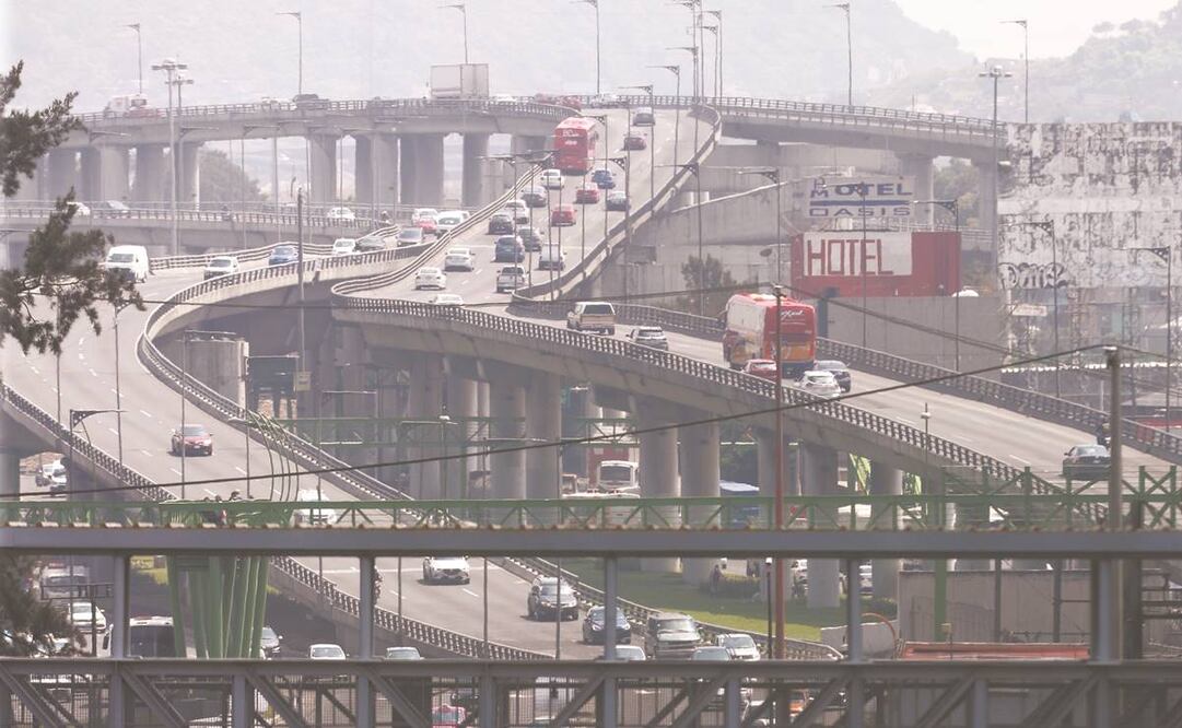 El proyecto consistía en un viaducto elevado sobre Calzada Ignacio Zaragoza de 12.7 kilómetros. Las autoridades analizan si lanzan otra convocatoria, pero no hay fecha. Foto: Valente Rosas/ EL UNIVERSAL.