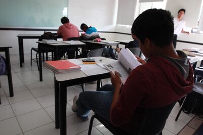 Llaman expertos a candidatos presidenciales a revertir rezago educativo; rechazan cifras de la mañanera