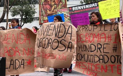 Comunidad otomí mantiene bloqueo frente al INPI; exigen reunión con Batres