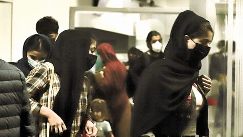 Deportan a pareja afgana desde México; luego les ofrecen protección