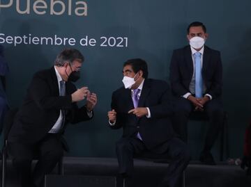 Inaugura Marcelo Ebrard oficina de emisión de pasaportes en Puebla