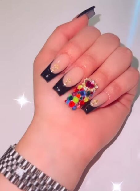 Las uñas 3D de Ángela Aguilar que se volverán tu obsesión