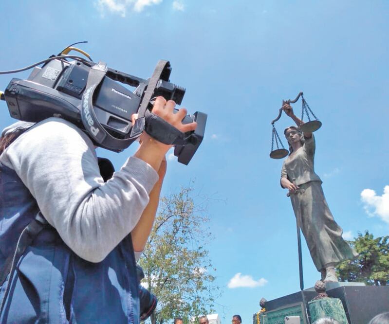 La iniciativa de Morena parece estar encaminada a desprestigiar las críticas de la prensa, dicen expertos. ARCHIVO EL UNIVERSAL