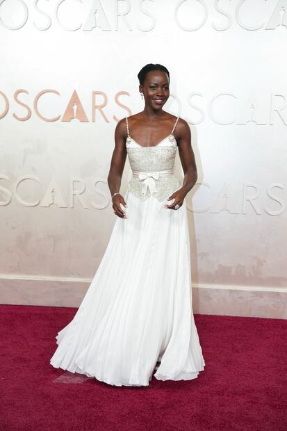 Lupita Nyong'o luce un diseño de Chanel. Foto: AP