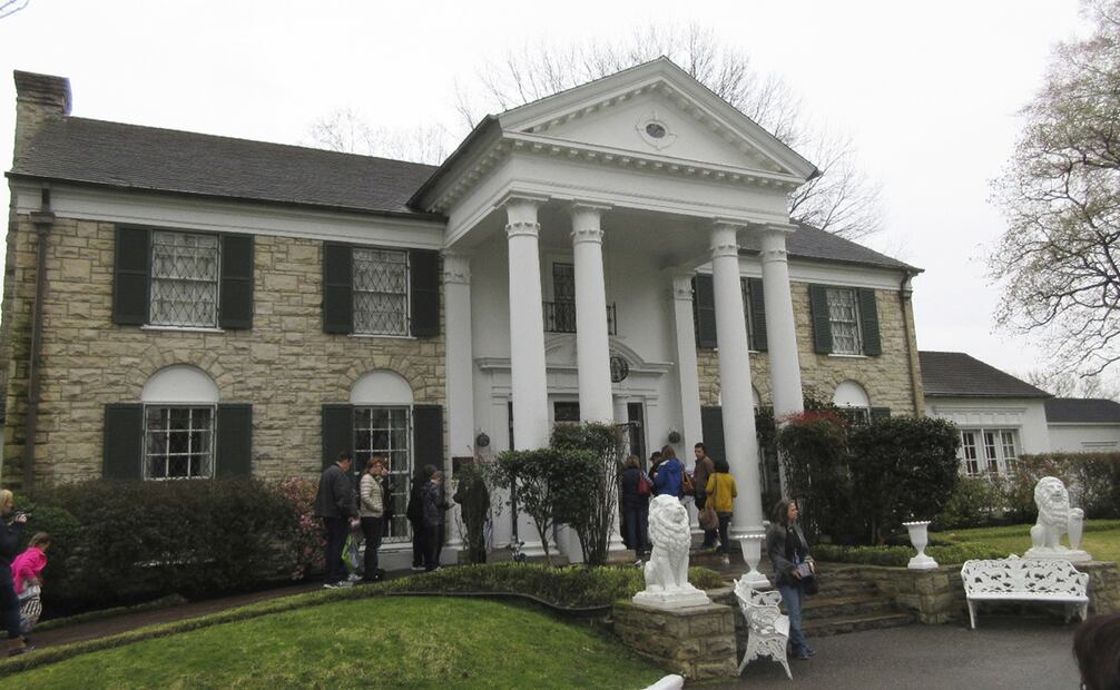 La mansión Graceland de Elvis Presley. Foto: AP Photo/Beth J. Harpaz, Archivo.