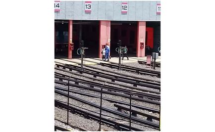 Peritos acuden a talleres del Metro; buscan detalles sobre choque en Tacubaya