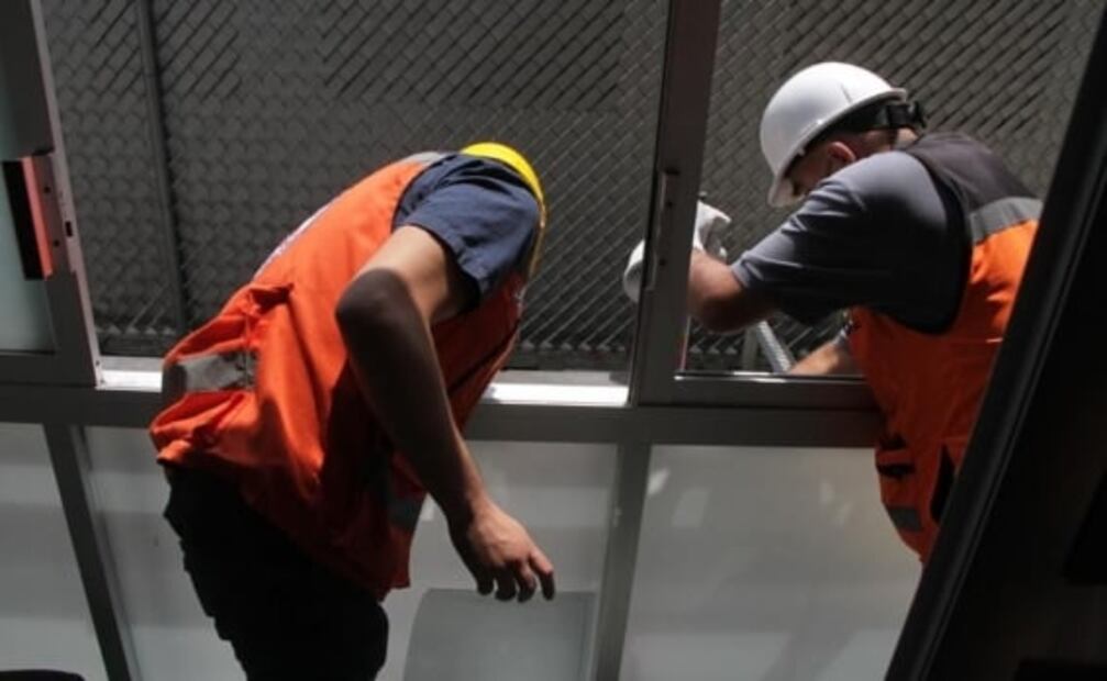 Descartan daños que pongan en riesgo a vecinos tras explosión en edificio de la Narvarte