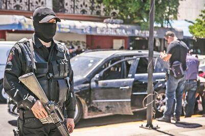 Ataque de comando deja cinco muertos