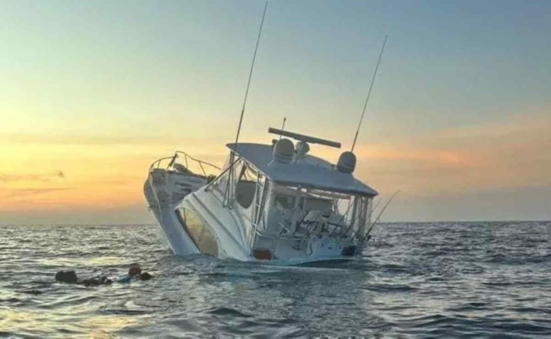 Yate que naufragó entre Isla Alacranes y el puerto de Progreso, Yucatán. Foto: Especial