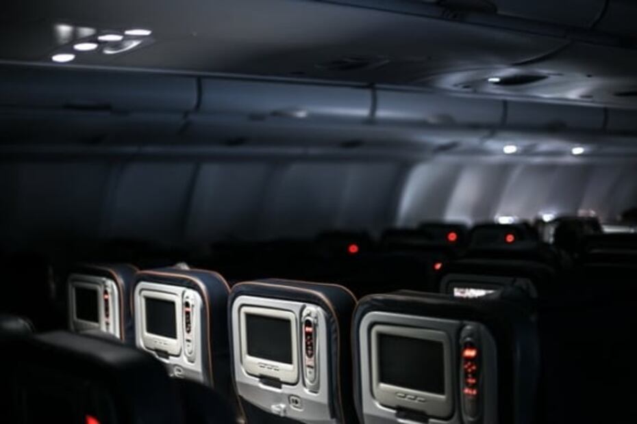 No hagas estas cosas en el avión porque te ponen en peligro