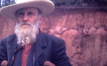 Tras la muerte del Dr. Atl, enfermeras y doctores le rindieron tributo