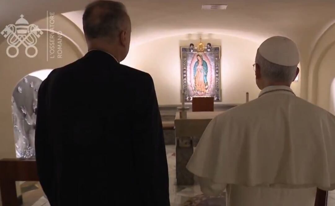 El Papa se detuvo a rezar ante la imagen de la Virgen de Guadalupe. Foto: Captura de pantalla
