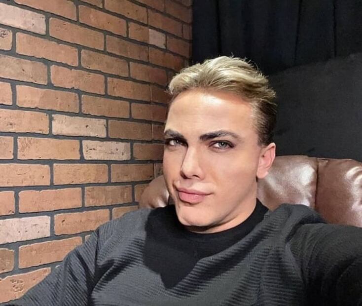 La extraña foto de Cristian Castro que está dando de qué hablar 