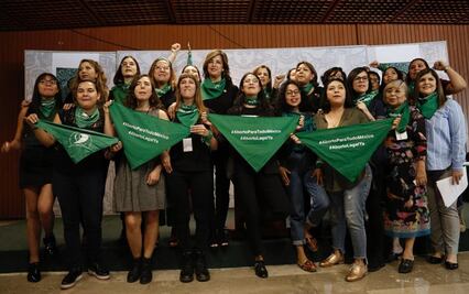 Analizan pedir sanciones a diputados de Morena que penalizaron aborto en NL