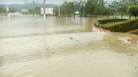 Lluvias incomunican carreteras de Chiapas y Tabasco