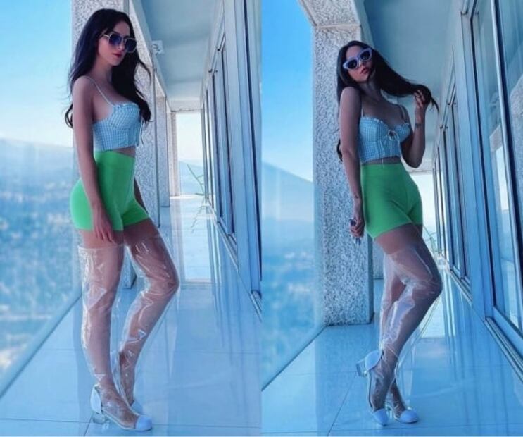 Las botas transparentes Chanel de Paty Cantú