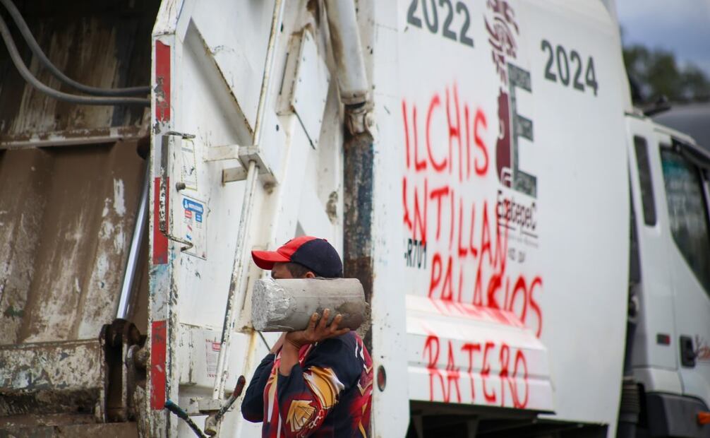 Bloqueo de trabajadores de Ecatepec suma más de 36 horas (19/12/2024). Foto: Luis Camacho / El Universal