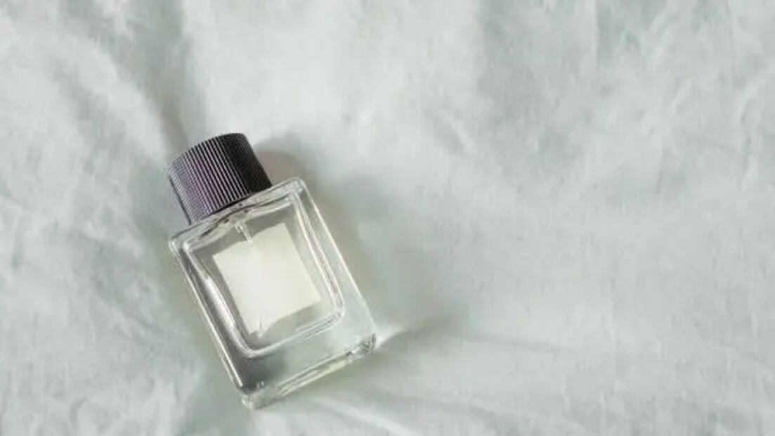 Un perfume demasiado barato puede ser pirata. Foto: Unsplash