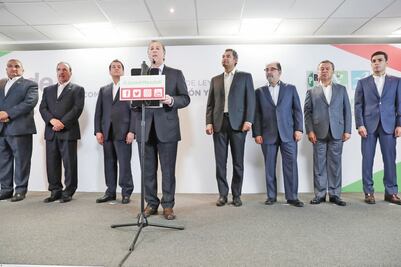 Meade presenta iniciativa para frenar corrupción