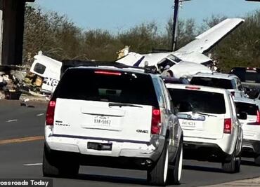Se estrella avioneta contra varios vehículos en Victoria, Texas; no hay lesionados