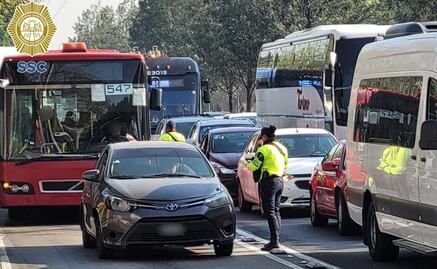 Realizan operativo para evitar invasión de ciclovías y carril del Metrobús en Cuauhtémoc; se llevan 8 motos y un auto al depósito