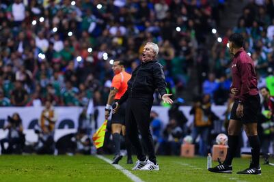 Javier Aguirre explota contra los jugadores de Australia: "A la pelota, motherfu…"